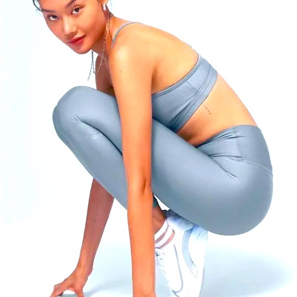 Alo 7/8 High-Waist Airlift Legging - Picture 1 of 8